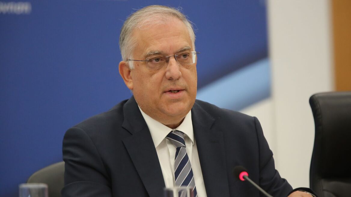 Θεοδωρικάκος: Αναγκαιότητα για την κοινωνία και την οικονομία η άρση της μονιμότητας στον δημόσιο τομέα