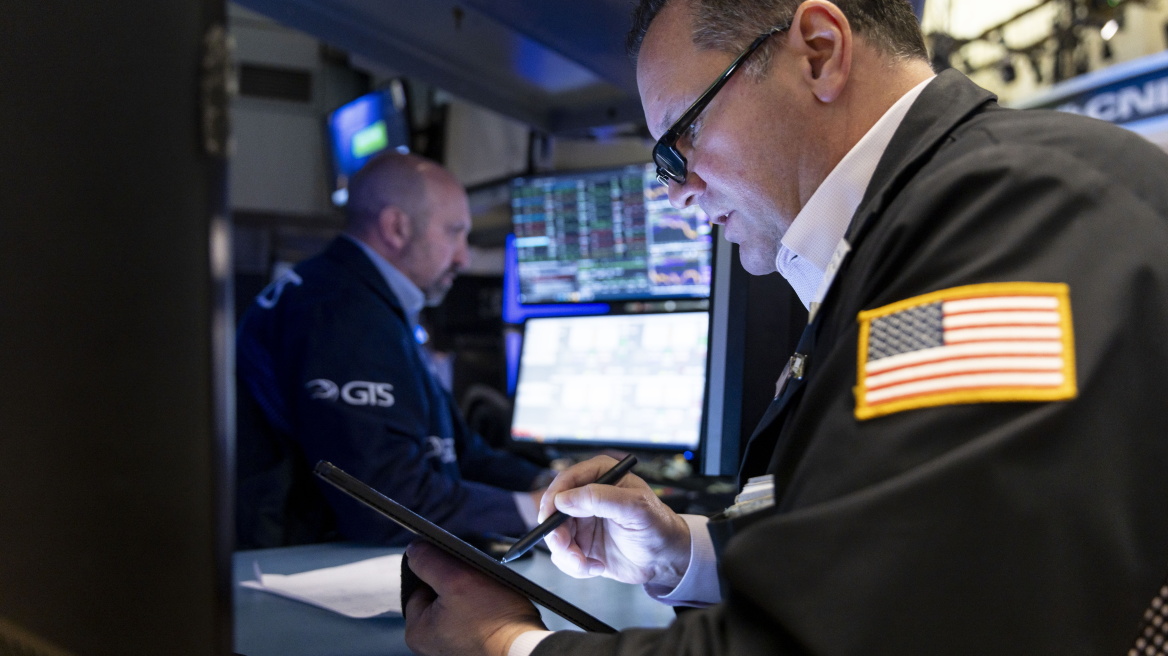 Κατήφεια στη Wall Street - Οι δηλώσεις Πάουελ έκοψαν τη φόρα στους δείκτες