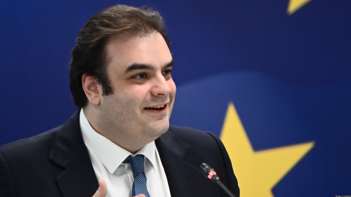 Μήνυμα Πιερρακάκη προς τις τράπεζες να σταθούν στο ύψος των περιστάσεων: Να υπερβούν τον εαυτό τους, να δώσουν πόρους σε επιχειρήσεις και νοικοκυριά